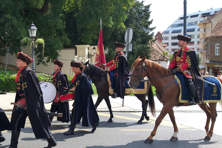Zagabria Zagreb in Italian & English: Architecture & History