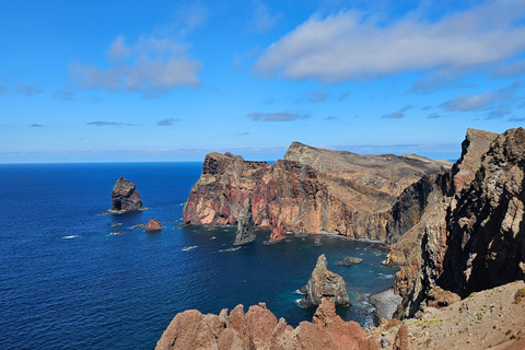 Madeira: Comfortable private tour with views and local guide (up to 4 people)