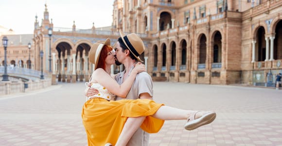 Seville: Private Professional Photoshoot at Plaza de España