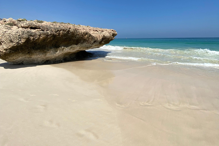 Salalah: West Side Private Tour with Off-Road Adventure