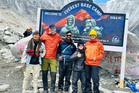 Trekking privado ao acampamento base do Everest saindo de Katmandu - 15 dias