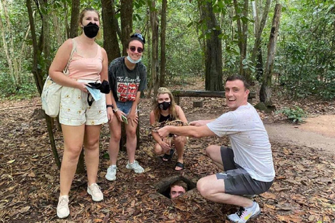 Verken de Cu Chi Tunnels tijdens een halfdaagse tour door Saigon