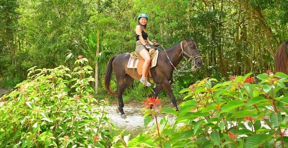 Cancun: Erstaunliche Reittour, Cenote, Zipline & ATV