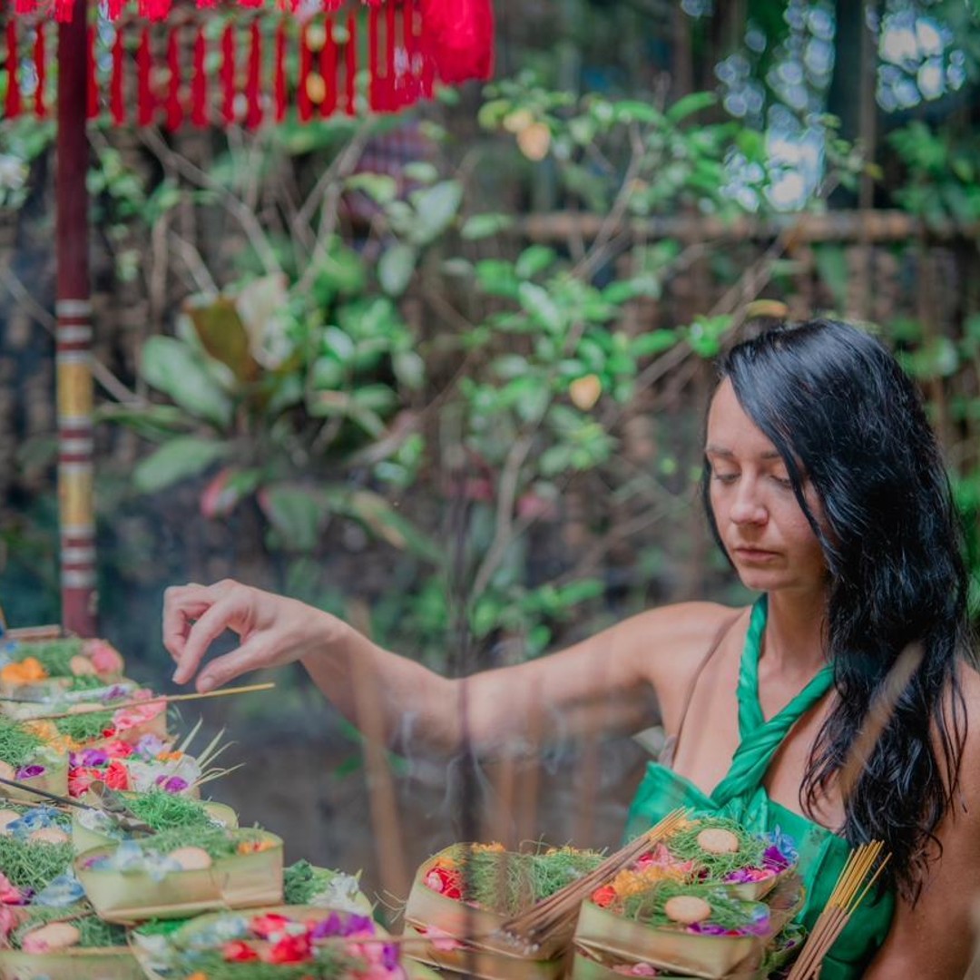 Water Fall Cleanse Taman Beji Griya Waterfall: Holy Bathing/Soul Retreat Ritual | GetYourGuide