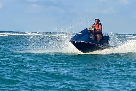 Pacotes de aventura com esportes aquáticos emocionantes em Montego BayMontego Bay: JetSki, Parasailing e Bamboo Rafting