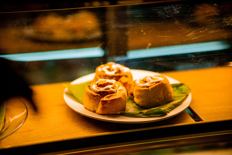 Stone Town Street Food Taste Tour a pie