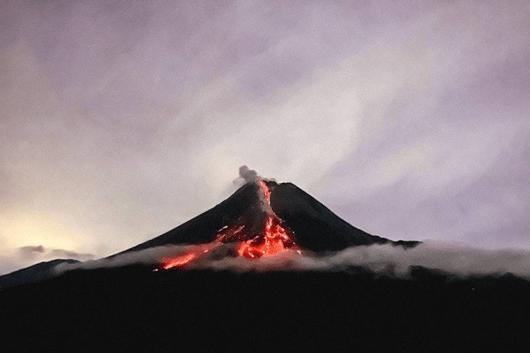 Yogyakarta:Mount Merapi Night Lava Flow or Sunrise Hike Tour Sunrise & Lava Flow View