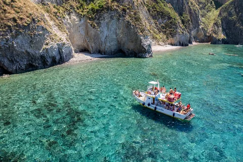 Palmarola: Boat tour with lunch on board