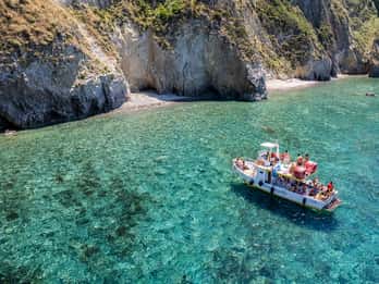 Palmarola: Boat tour with lunch on board