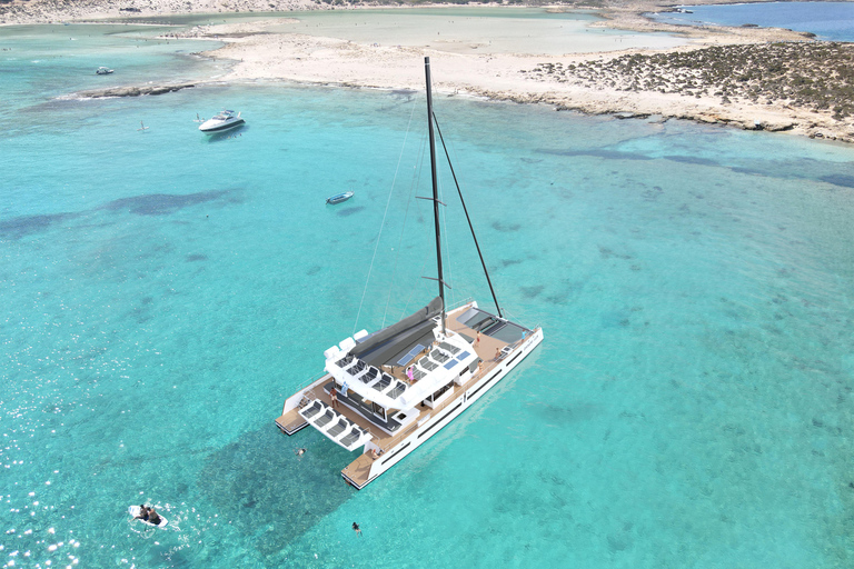 Kissamos : Croisière en catamaran de luxe au coucher du soleil à Balos et GramvousaBillet VIP