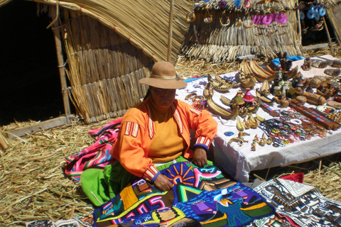 DEPUIS PUNO : journée complète au lac TitikakaPUNO : lac titikaka un jour