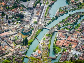 Depuis Zurich : Visite privée d'Interlaken et de Grindelwald en voiture