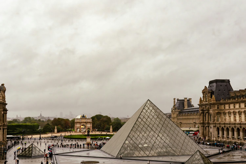 Paris: Louvre Museum Entry & Seine River Cruise with Photos