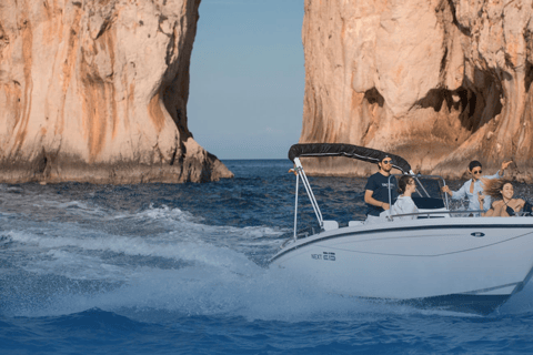 Nápoles: Um passeio de barco inesquecível entre o mar e a história