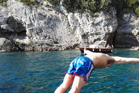 Sorrento: Boat Tour with Swimming Stops and Drinks