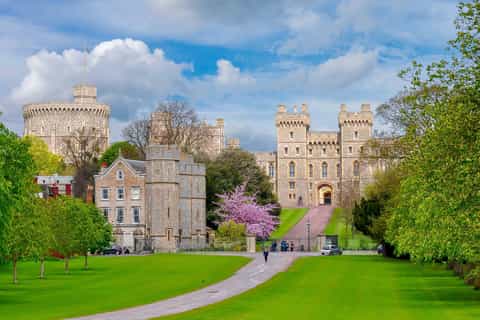 London: Full-Day Windsor, Stonehenge, and Oxford Tour