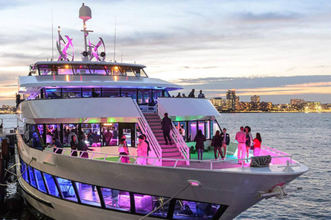 Soirée de réveillon du Hornblower Infinity New YorkAdmission générale (21+)