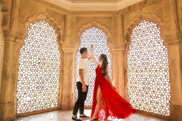 Jaipur: Instagram Spot Tour with a Photographer and Guide Tour by Tuk-Tuk with Driver Only