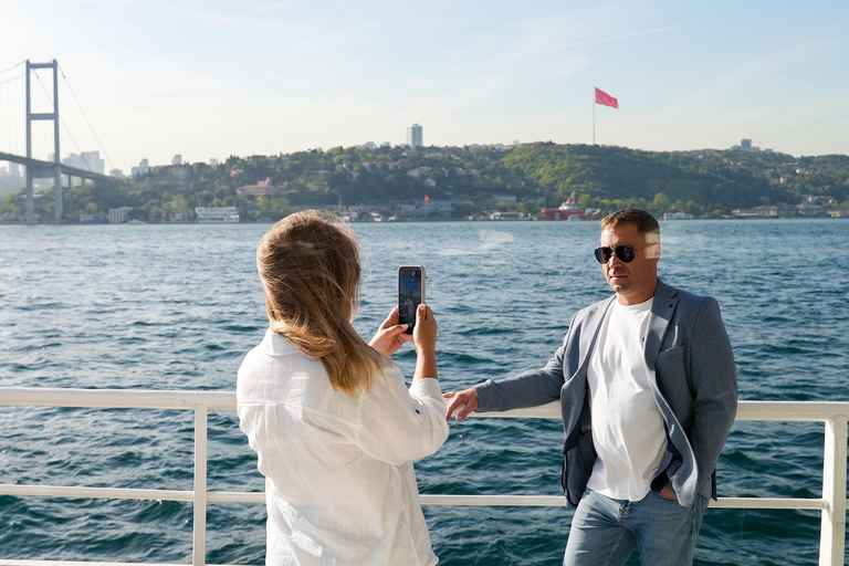 Istanbul: Bosphorus Cruise with Late Lunch and Scenic Views