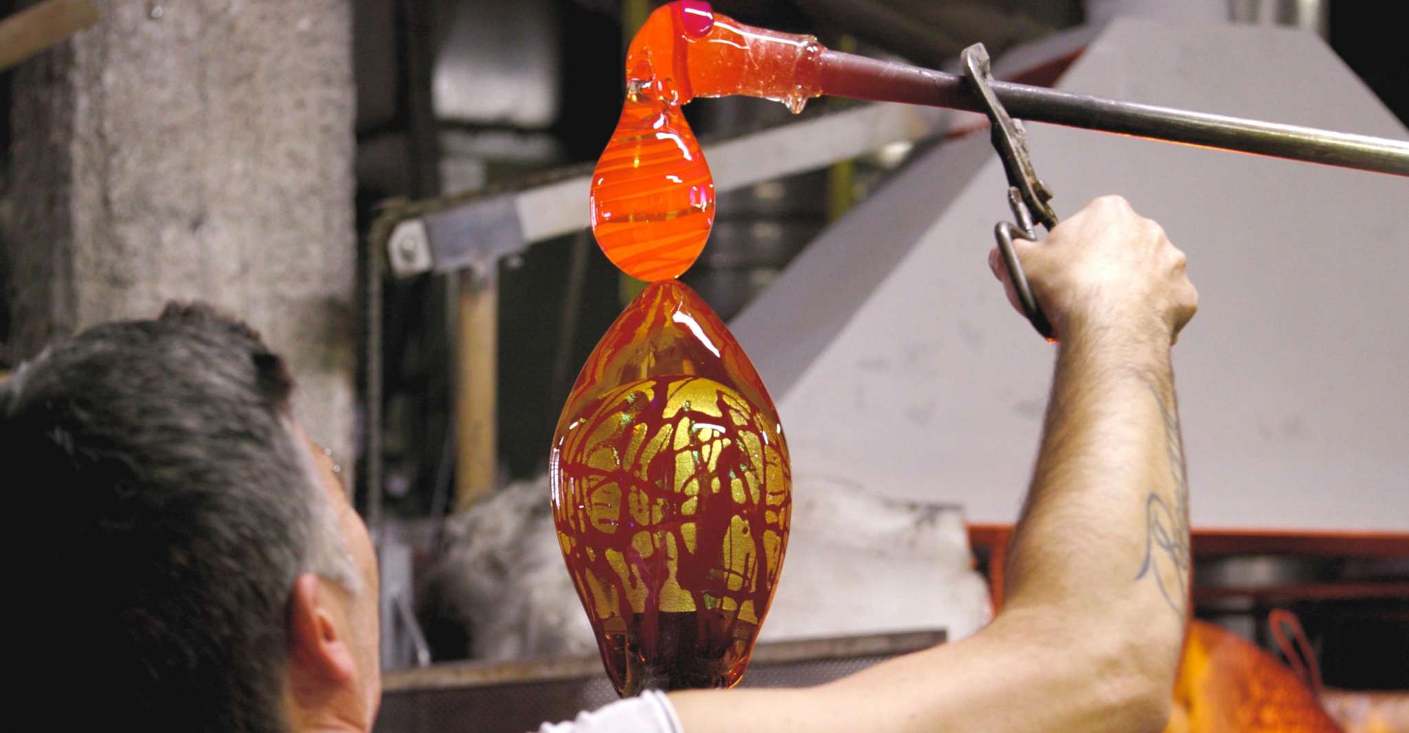 Murano, make your item with a glass master and take it home - Housity