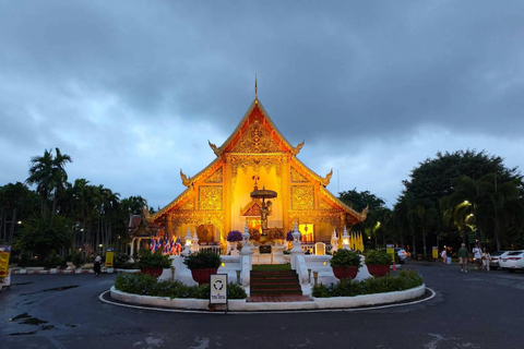Chiang Mai: Old City Walking Tour with Temples & History Small Group Without Entry Fees