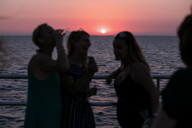 San Antonio: Sunset Boat Tour with Live Music & Drinks
