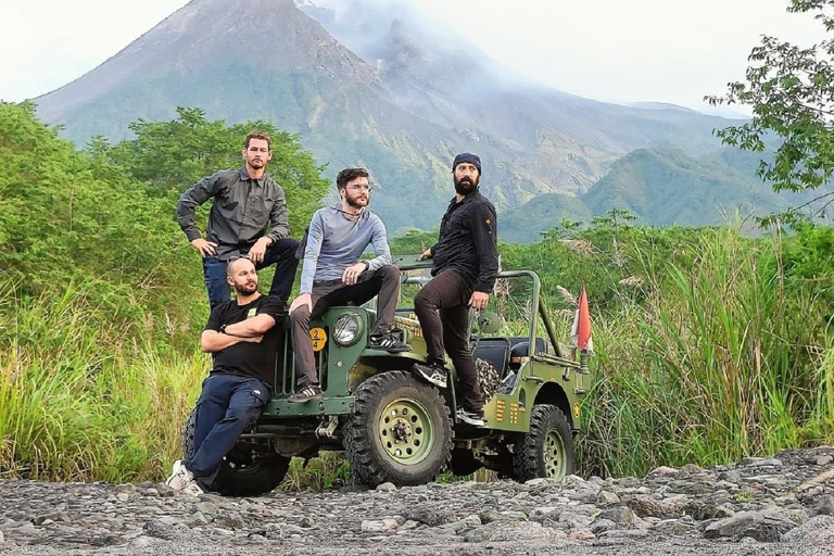 Yogyakarta: Merapi Jeep Sunset & Night Food Tour PRIVATE Tour