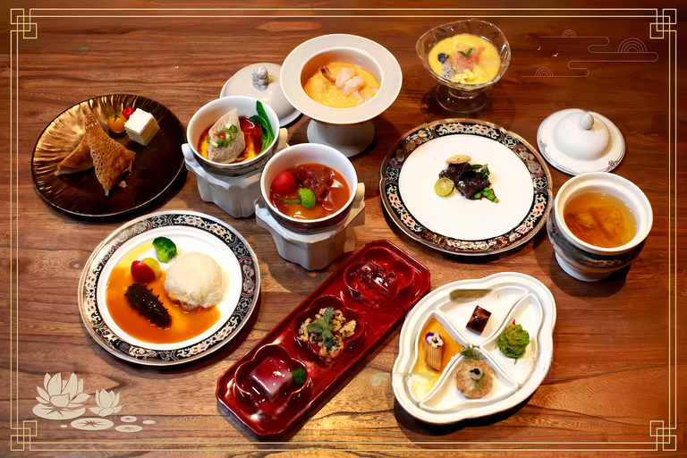 Shenyang: Manchu BanJin Feast with Live Performances Blue Seat（Regular）Meal+Costume+Makeup（ 2 days in advance）