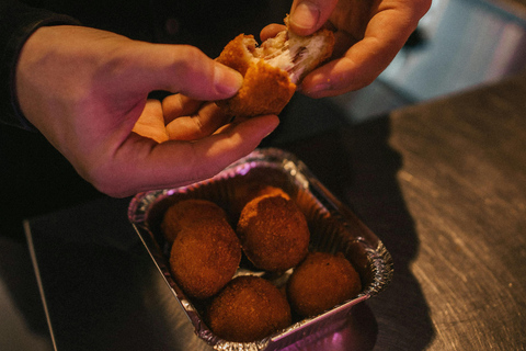 Brujas: Tour a pie en grupo de comida tradicional