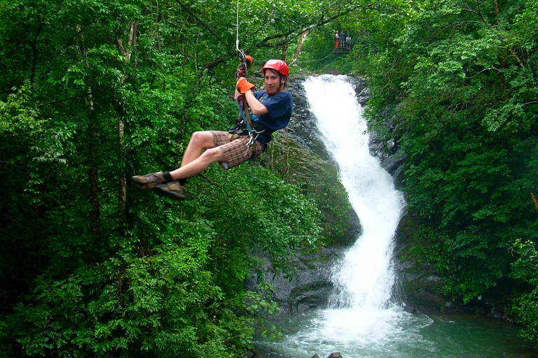 From San José: 11 Waterfalls Zipline Adventure