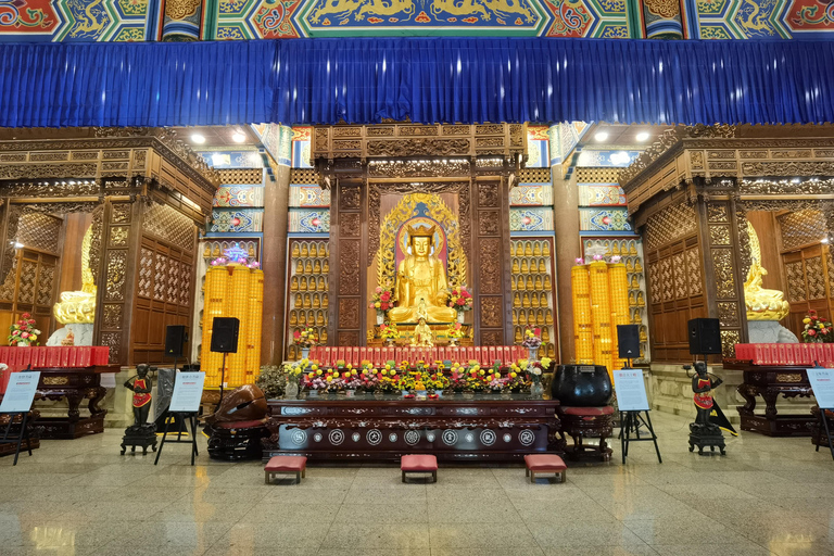 Penang Guided Day Tour with Georgetown, Batik & Beach Sunset