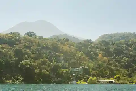 Wandeltour langs het Atitlan meer in 4 verschillende steden