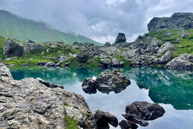 Tbilisi: Abudelauri Lakes Guided Hike with 4x4 Transfer