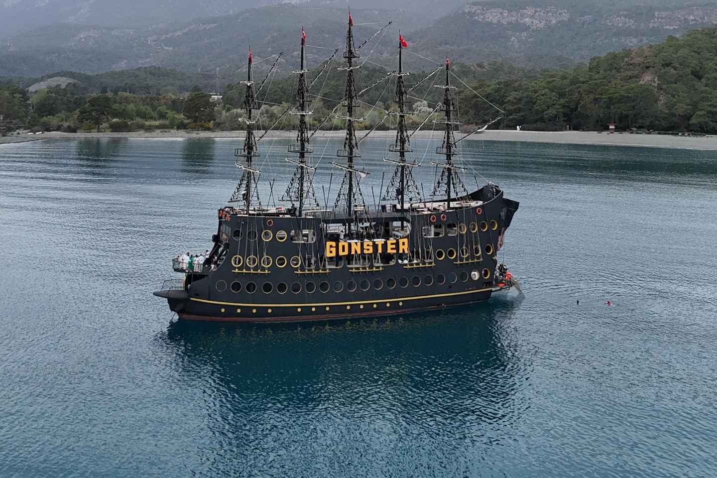 Píratabátsferð á Miðjarðarhafsströnd Tyrklands með akstri frá Antalya, Belek eða Kemer