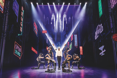 Hamburg: MJ – THE MICHAEL JACKSON MUSICAL & Boat Transfer