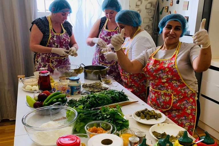 当地大厨的阿塞拜疆菜烹饪课阿塞拜疆烹饪课，由当地厨师授课