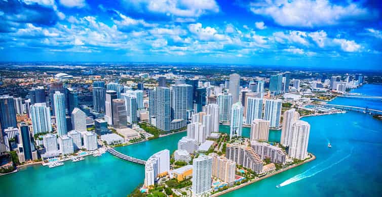 Miami: Celebrity Homes Boat Tour with Guide photo 4