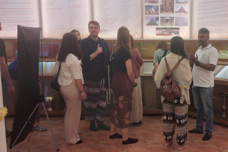 From Kandy: Pinnawala Elephant Orphanage Tuk-Tuk Day Tour