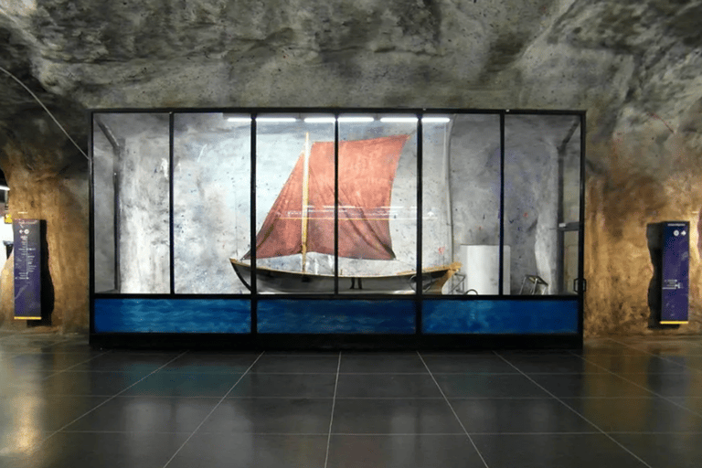 Stockholm: Subway Art & Photo Tour - World’s longest gallery Spanish Stockholm: Subway Art & Photo