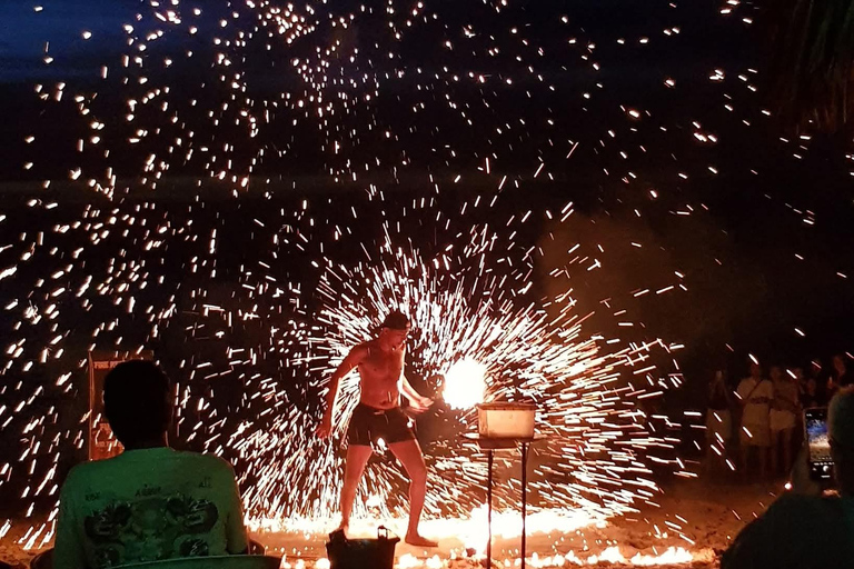 Penang: Batik, Floating Mosque, and Beach Tour