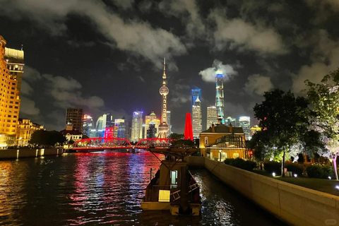 Shanghai: Suzhou Creek E-Scooter Tour with Snacks