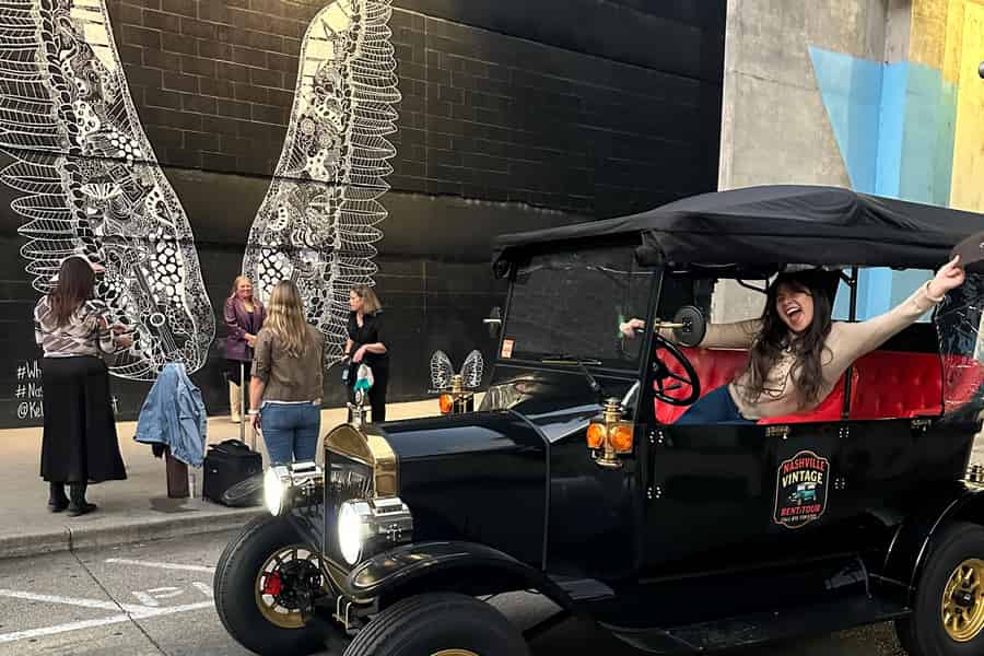 Nashville: Städtetour mit einem Golfcart, einer Ford-Modell-T-Nachbildung. Foto: GetYourGuide