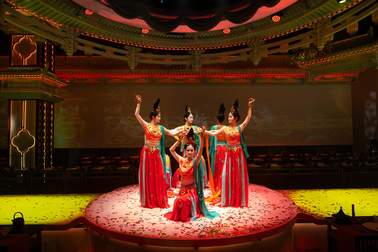 Immersive Six Dynasties Dining & Show Experience in Nanjing Regular Seat Meal+Costume+Headwear+Makeup（3 days in advance）