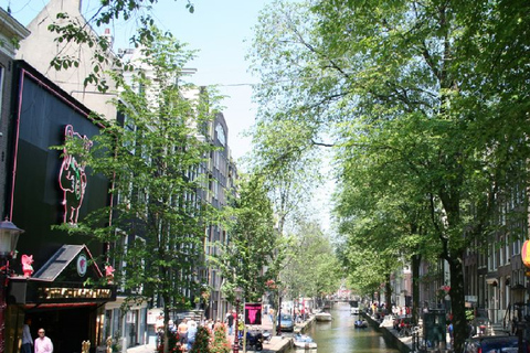 Amsterdam: rondleiding door de Wallen en coffeeshopsPrivate Red Light District en Coffeeshop-tour