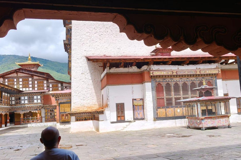 7-Days in Bhutan with River Rafting, Farm Lunch & Stone Bath