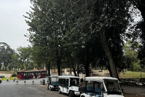Rome: Golf Cart Tour of Villa Borghese Gardens