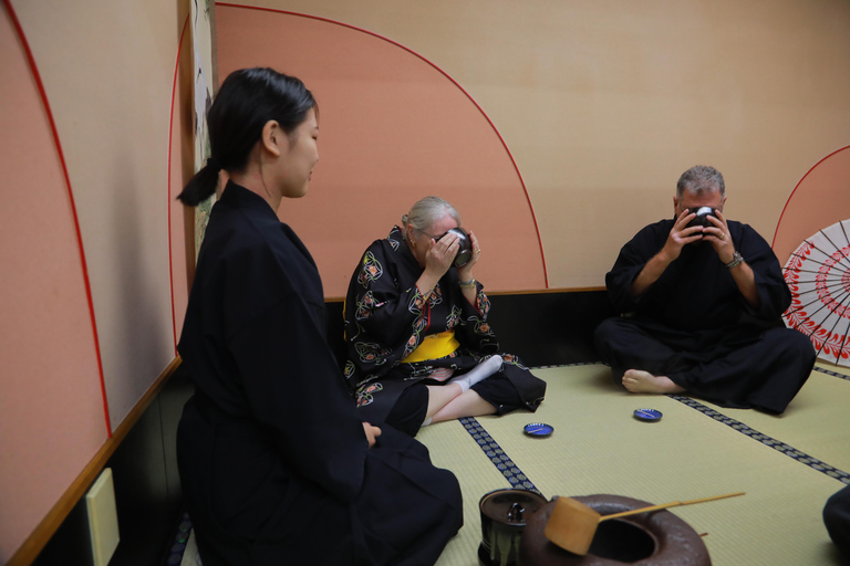 Learn Zen in a class of making tea near Osaka Castle