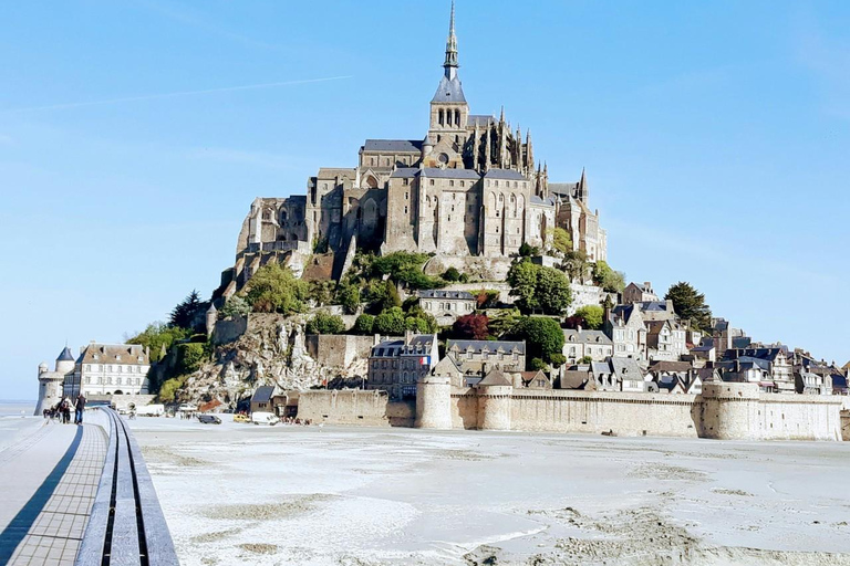 From Paris: Mont Saint-Michel Guided Day Trip with Entry