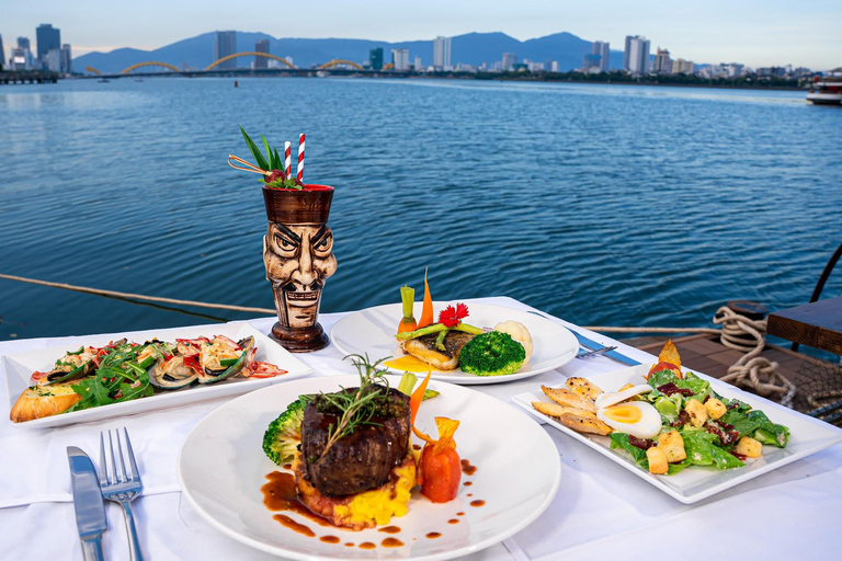 Da Nang: Poseidon DJ & Night Cruise Experience Poseidon Dinner & DJ Party Experience