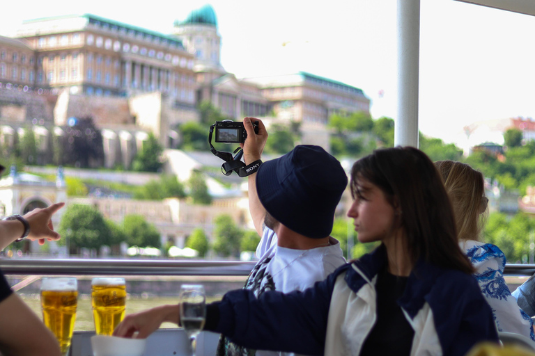 Budapest: Kryssning i centrala Budapest med pizza och ölBudapest: Pizza- och ölutflykt med båt – dagtid